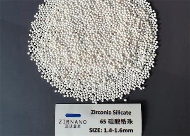 1.4-1.6mm حجم أبيض 65 حبات سيليكات الزركونيوم السائبة الكثافة 4 جم / سم 3 للطلاء / الطلاء