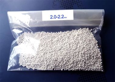 حجم 2.0-2.2mm ZrO2 65 ٪ الزركونيوم سيليكات طحن وسائل الإعلام لطلاء الطلاء طحن