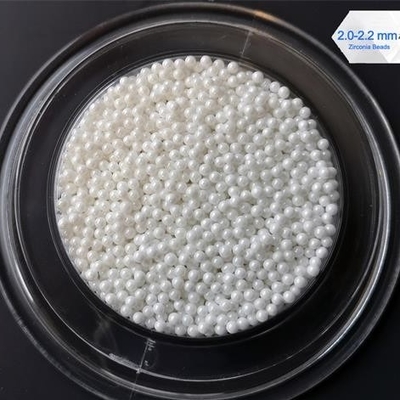 2.0 - 2.2mm / 2.2 - 2.4mm كرات أكسيد الزركونيوم ، كربيد زركونيا تلبد الخرز