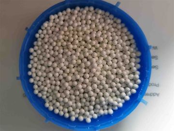 جولة الصلبة الكرة العمودية طحن مطحنة 65 حبات سيليكات الزركونيوم 2.0 - 2.2 مم