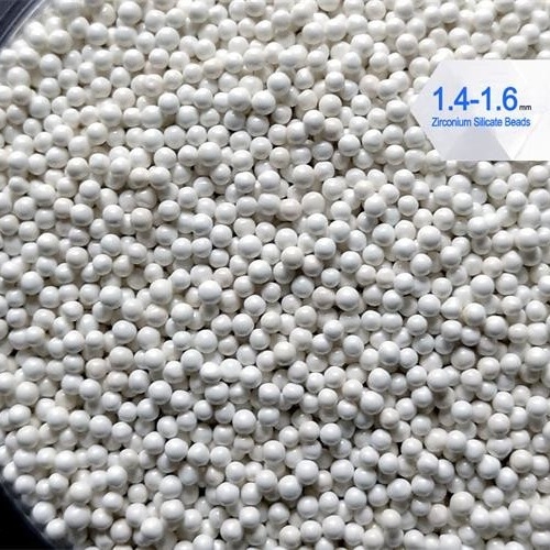 1.4-1.6mm حجم أبيض 65 حبات سيليكات الزركونيوم السائبة الكثافة 4 جم / سم 3 للطلاء / الطلاء