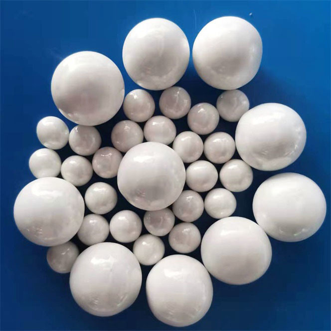 انخفاض خسارة الارتداء 95% ZrO2 زيركونيا طحن وسائل الإعلام عملية الغليان 6.0g/cm3 الكثافة